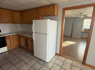 939 W Shore Rd APT 2R, Warwick, RI 02889