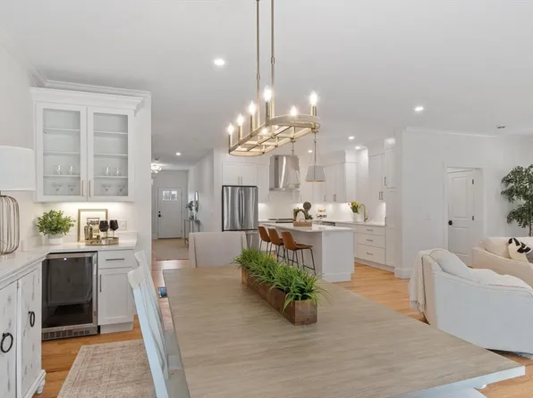 81 Oliver Pond Cir #8, Franklin, MA 02038