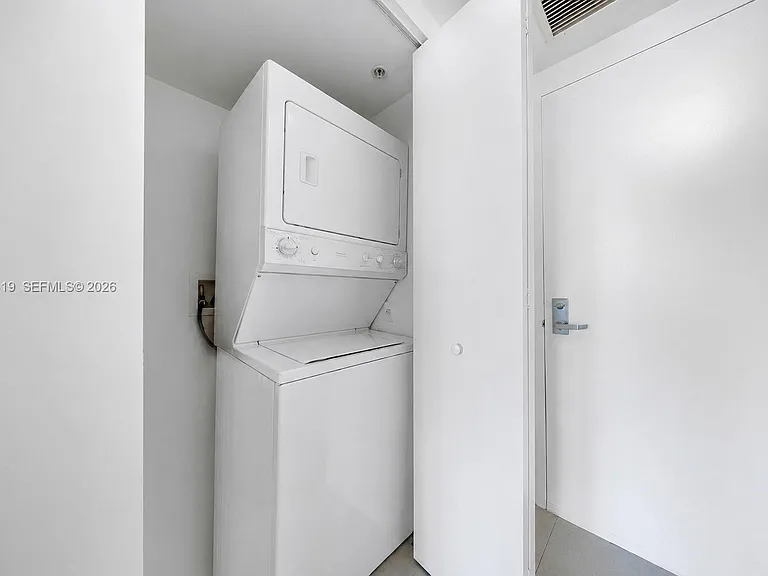 92 SW 3rd St #1508 — Photo 11
