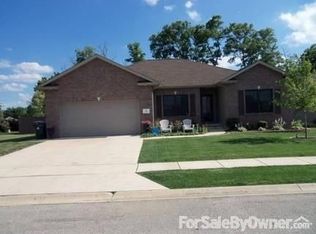 15 Osprey Ct, Pekin, IL