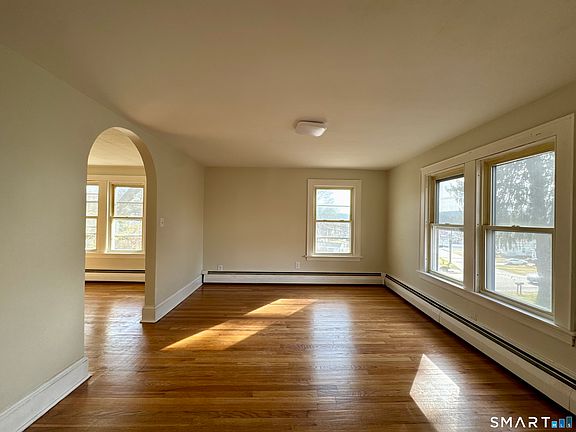 3rd image of 126 Beecher St #2
