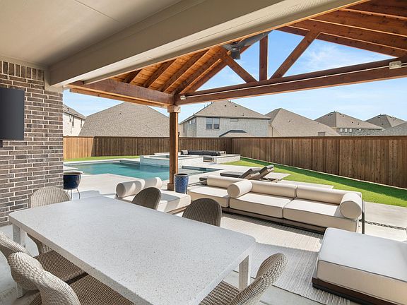 3rd image of 4805 Mineral Dr