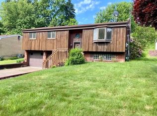 5032 Homeville Rd, West Mifflin, PA 15122