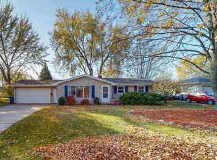 426 Memory Ct, Green Bay, WI 54301