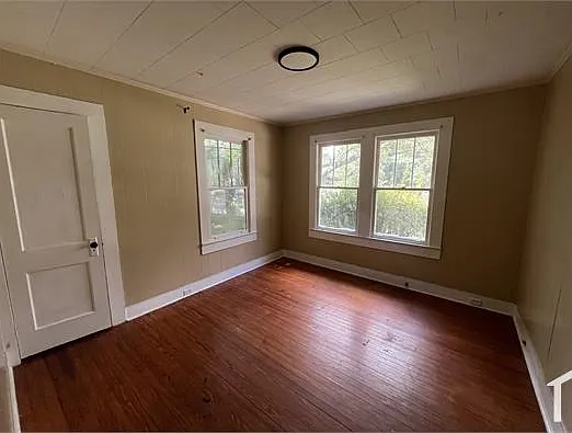 3 bed, 1100 sqft, $1,200 — Photo 1