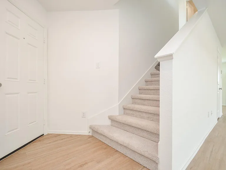 4126 Brazos Brook Trl — Photo 8