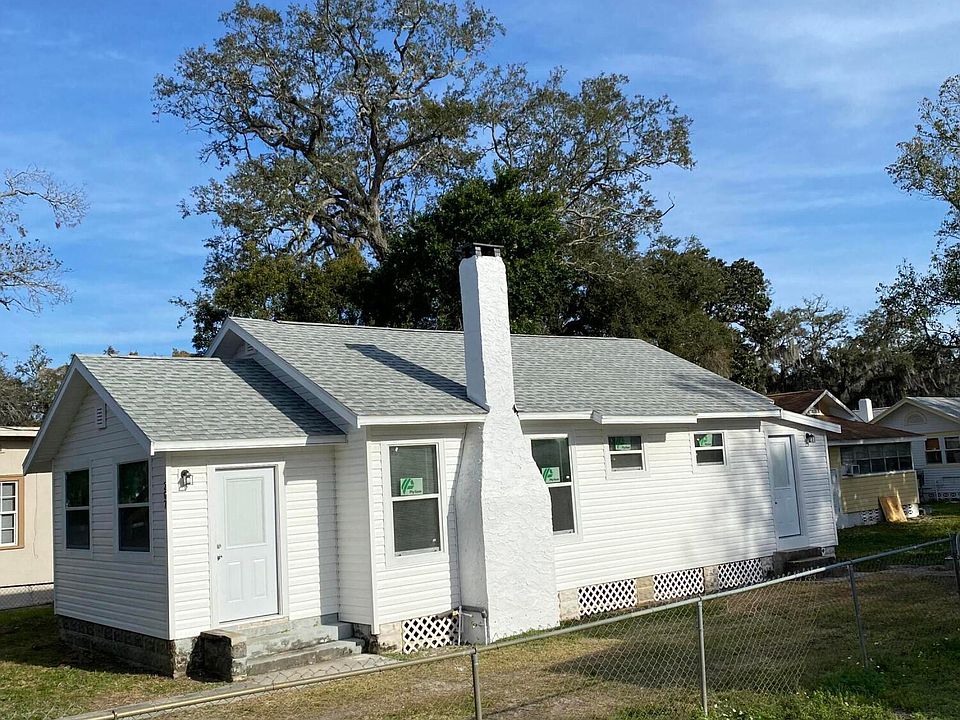 1st image of 207 Pierce Ave