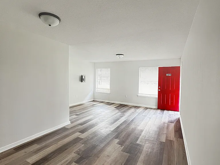 2400 Goodwin Ave #2 — Photo 3