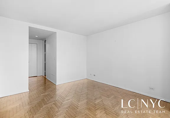 Rented by Keller Williams NYC | media 7