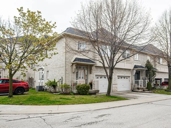 5080 Fairview St #17, Burlington, ON L7L 7E9