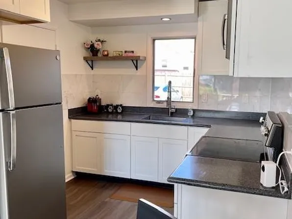 190 Charles Street image 3 of 22