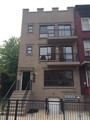 Rented by R New York | media 16