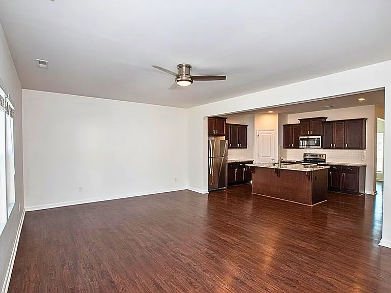 Bonterra Townhomes — Photo 7