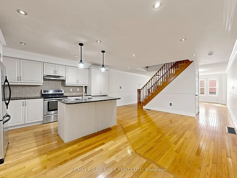 38 Port Union Rd — Photo 10