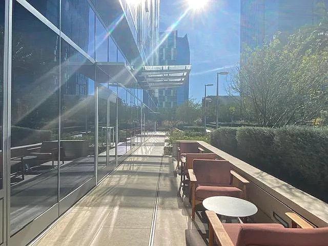Outdoor Amenities - Walkway