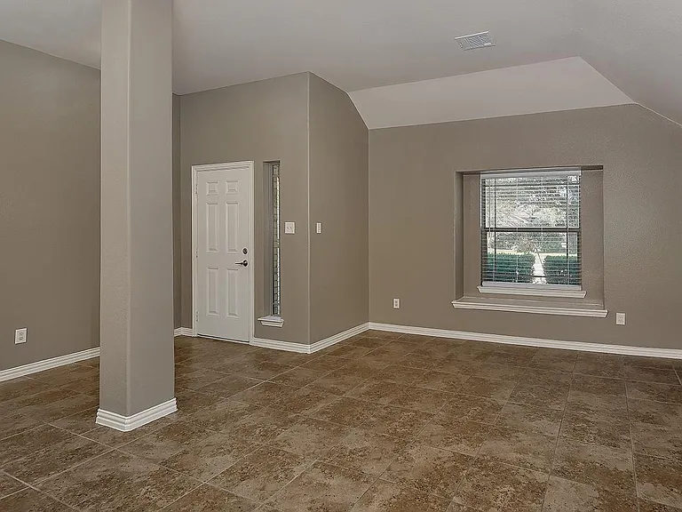 9606 Arched Oak Dr — Photo 5