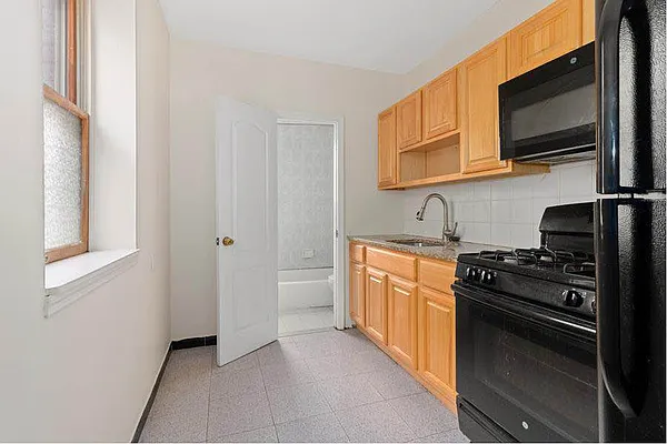 Rented by Douglas Elliman | media 7