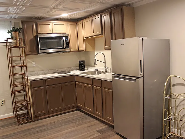 6703 Cathedral Ave #BASEMENT — Photo 5