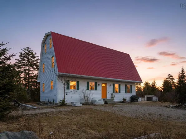 24 Saddle Island Rd, Chester, NS B0J 1T0