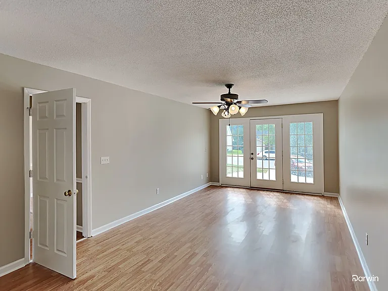 4 Delwin Ct — Photo 13