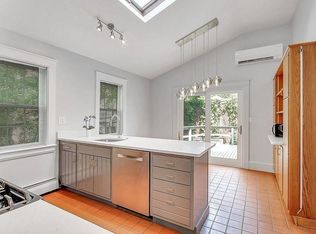 67 Chestnut St #B, Charleston, MA 02129