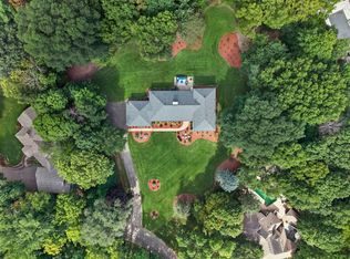 3945 Hillcrest Way, Deephaven, MN 55391