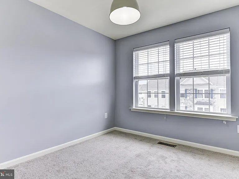 44104 Turf Field Sq — Photo 25