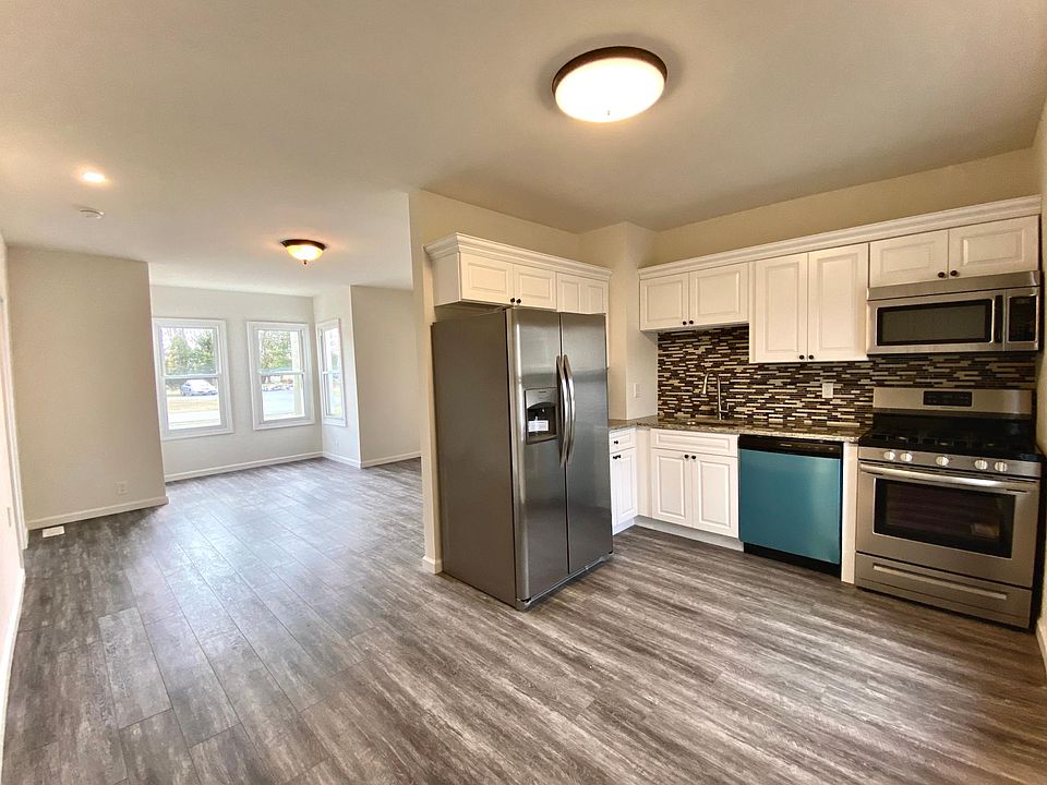 Kitchen/ Living room