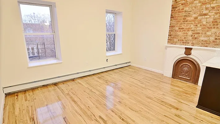 Rented by Park Property Advisors | media 31