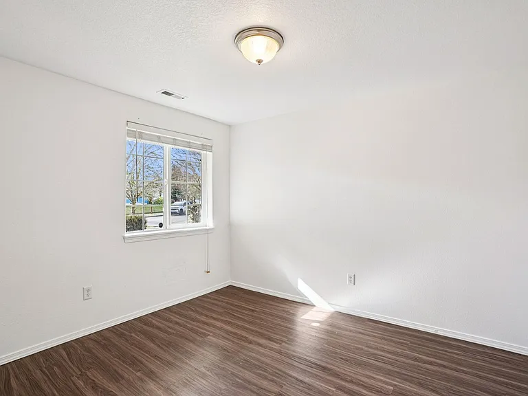 2315 SW Hannah Cir — Photo 14
