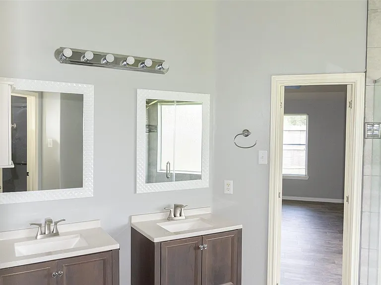 822 Oak Lodge Ct — Photo 8