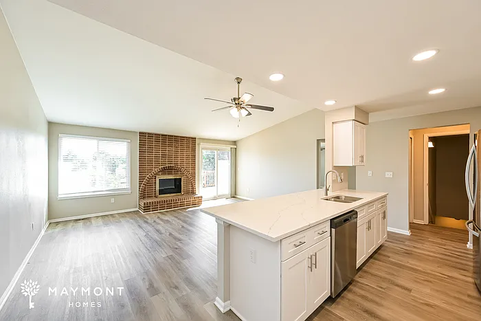 4230 S Biscay Cir — Photo 6