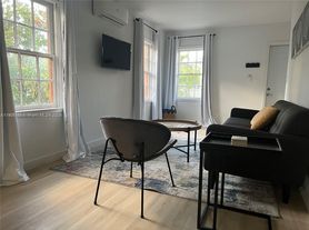 421 75th St, Miami Beach, FL