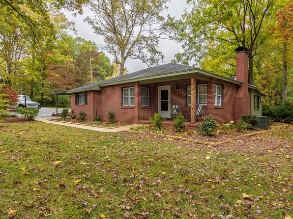127 Hillcrest Cir, Franklin, NC 28734