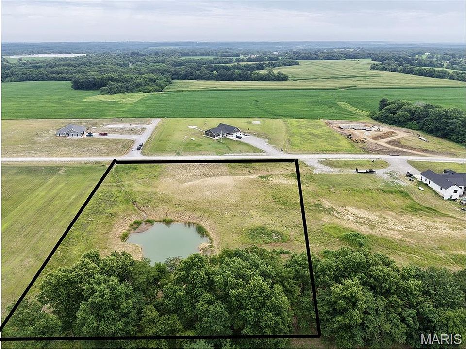 1st image of 7 Lone Cedar Trl