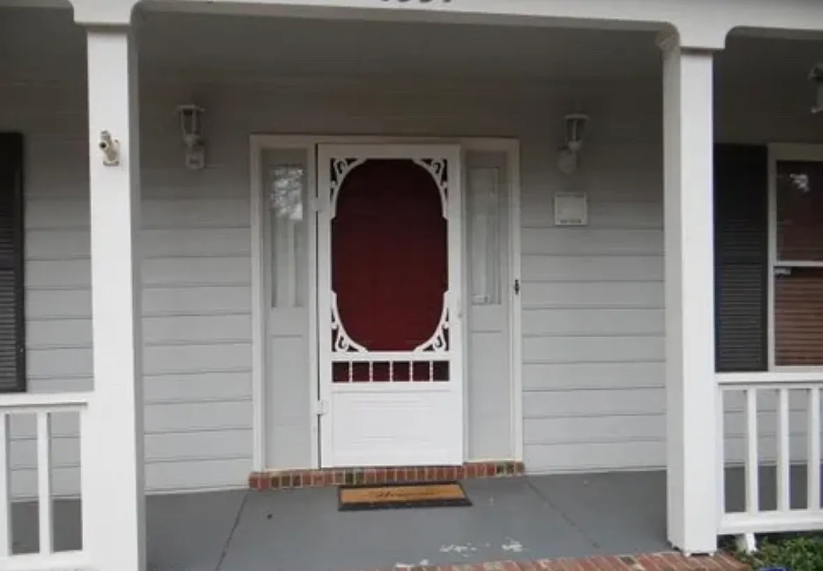 3 bed, 1600 sqft, $1,700 — Photo 2