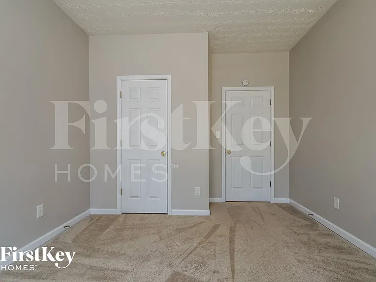 6919 Island Pointe Dr — Photo 10