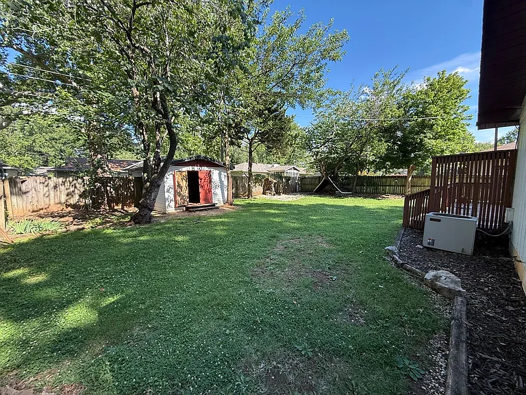 3642 S Westwood Ave — Photo 4
