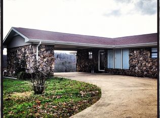 983 Clift Cave Dr, Soddy Daisy, TN 37379