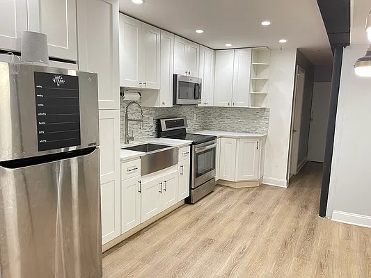 Rented by Compass | media 22
