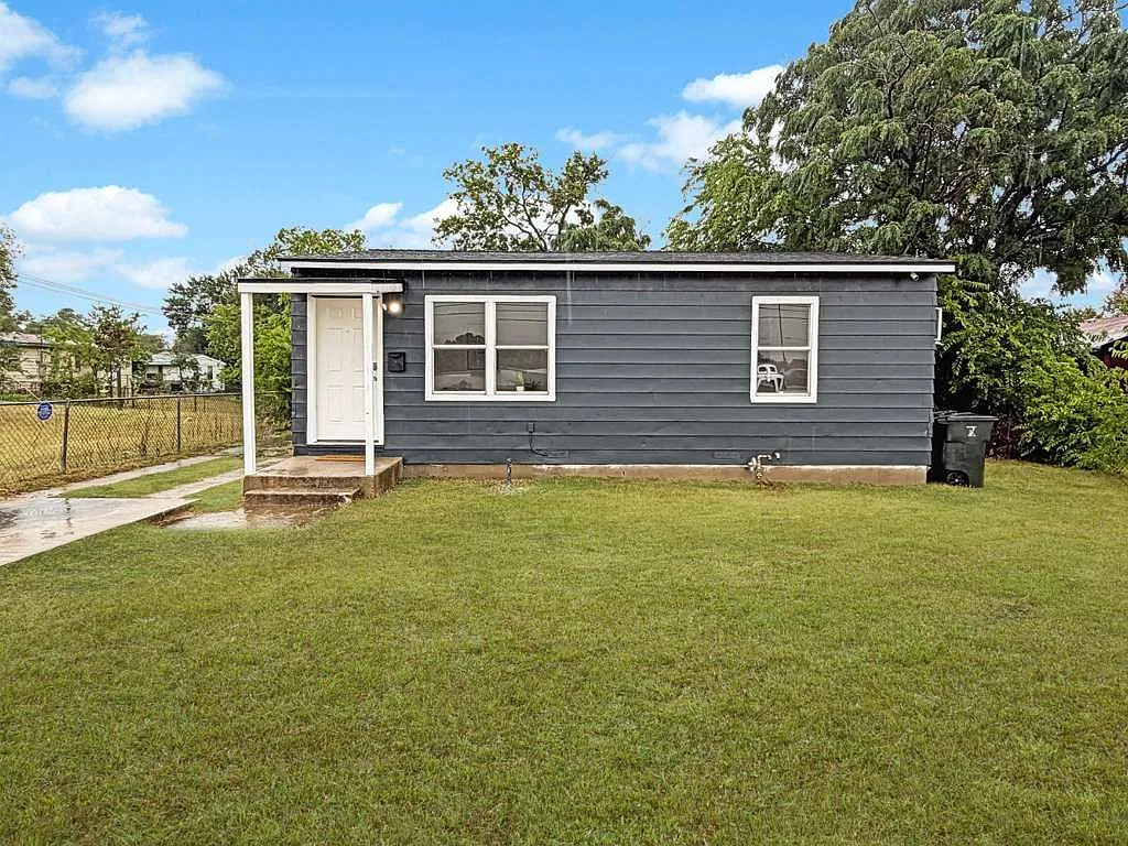Affordable 2 Bed in the Heart of Killeen — Photo 2