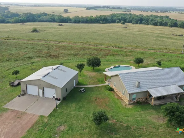 4750 Vivial Rd, Schulenburg, TX 78956