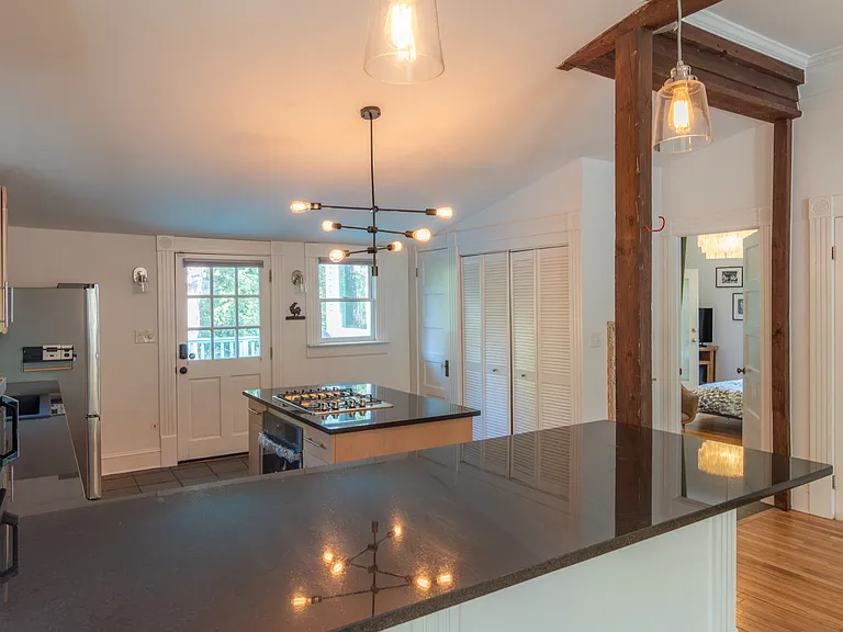 72 Flora Ave NE — Photo 10