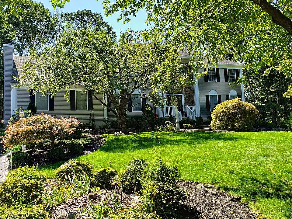2nd image of 30 Leigh Ct