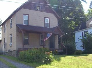 4 Franklin St, Oxford, NY 13830