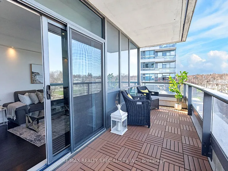 1 Hurontario St #306 — Photo 40