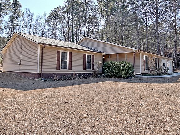 4th image of 165 Pine Trail Rd