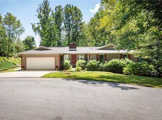 41 Devonshire Dr, Candler, NC 28715