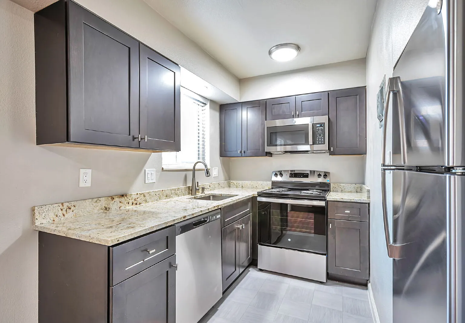 2 bed, 1.0 bath, 1000 sqft, $1,540 — Photo 3