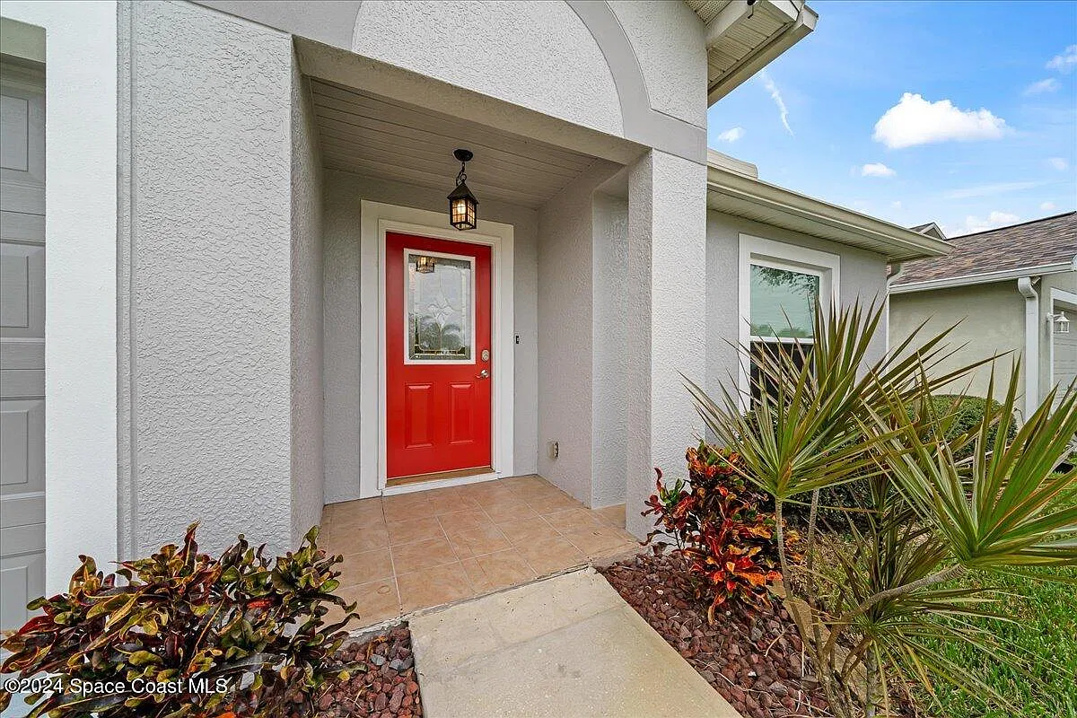 4 bed, 2.0 bath, 1911 sqft, $2,550 — Photo 2